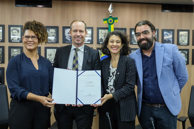 MJSP libera recursos para expansão do programa Corra Pro Abraço, do Governo da Bahia