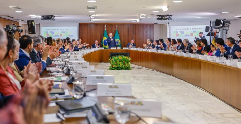 Presidente Lula destaca diálogo e parcerias em última reunião ministerial de 2023, mirando o ano de 2024