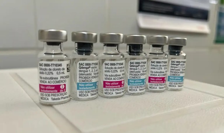 Entenda como funciona a vacina contra dengue ofertada pelo SUS