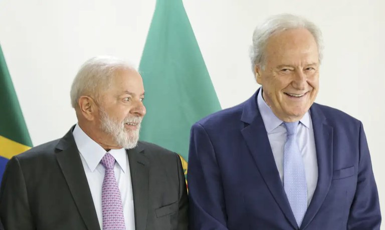 Lula dá posse de ministro da Justiça e Segurança Pública a Ricardo Lewandowski