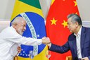 Lula se reúne com chanceler chinês em encontro preparatório para visita do presidente da China