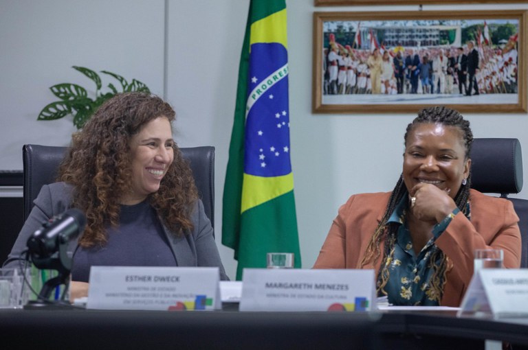 Ministras debatem planos de carreira para a Cultura no Brasil em 2024