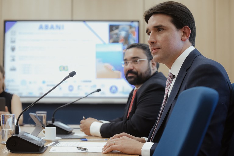 Governo Federal quer construir agenda estratégica para o setor portuário e hidroviário brasileiro
