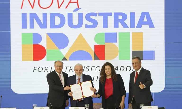 O que é fato e o que é fake sobre a Nova Indústria Brasil, o programa de política industrial do país