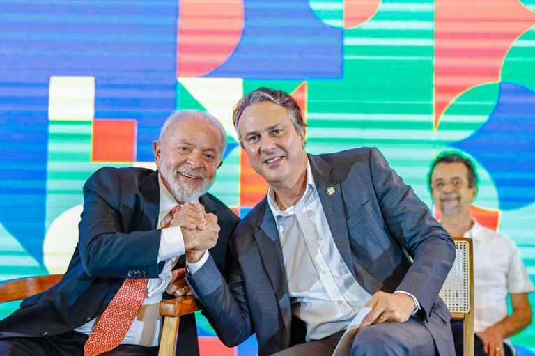 Recurso em educação é investimento, defende Lula na Conferência Nacional de Educação