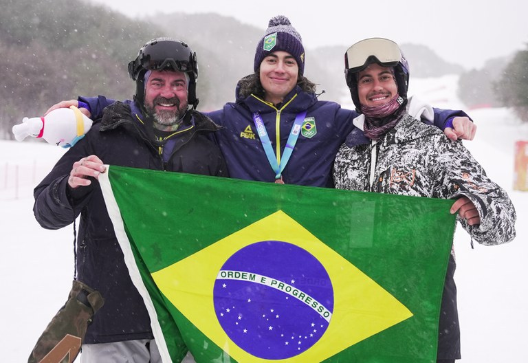 Beneficiário do Bolsa Atleta conquista a primeira medalha olímpica de inverno do Brasil