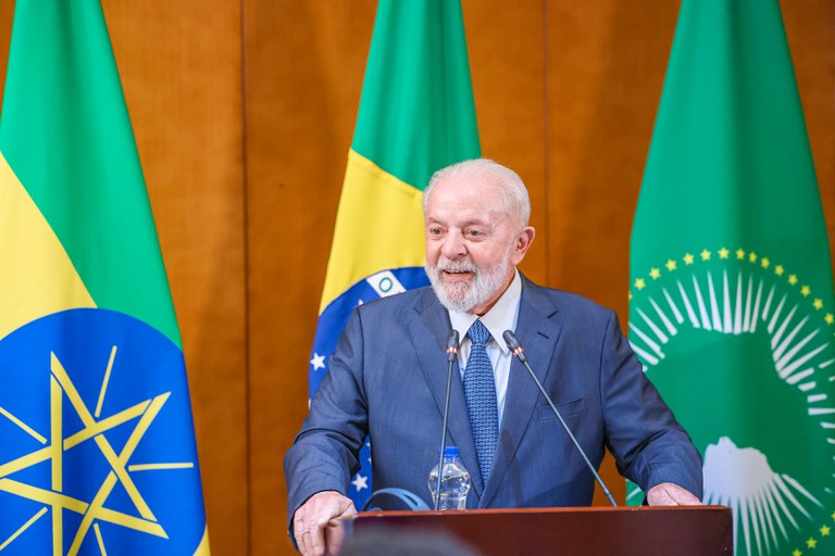 "Esta é a viagem mais importante que já fiz", afirma Lula ao encerrar visita à África
