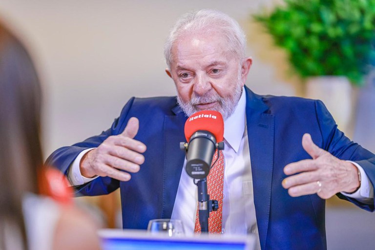 Lula anuncia R$ 121,4 bilhões em recursos do PAC para Minas Gerais