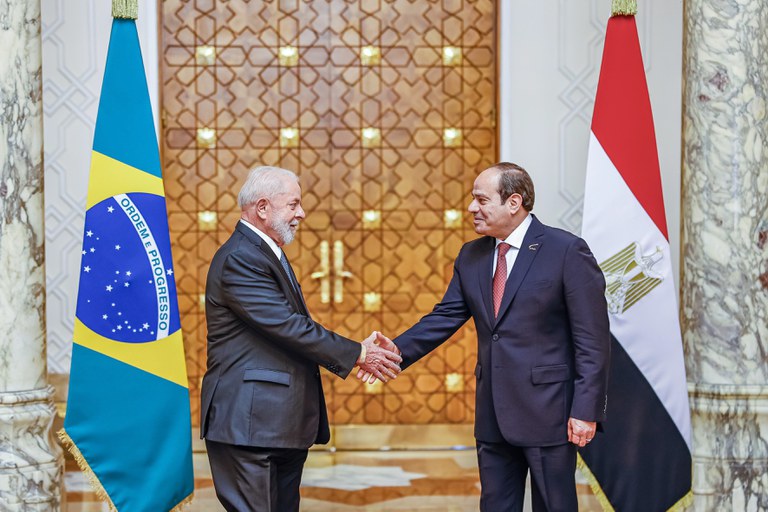 Lula assina acordos com o Egito para fortalecer as relações comerciais entre os países