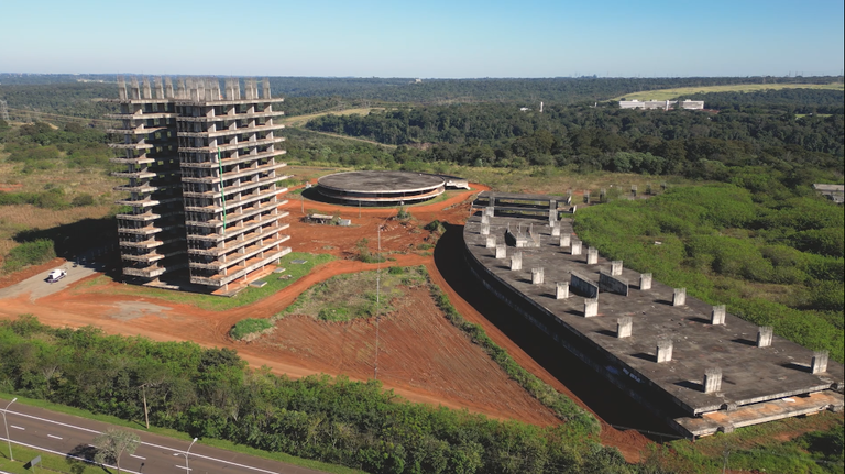 Obras do campus da Unila, projetado por Niemeyer, serão retomadas