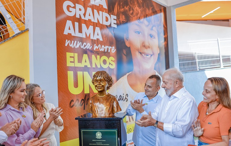 Presidente Lula anuncia investimentos em saúde e educação na Baixada Fluminense