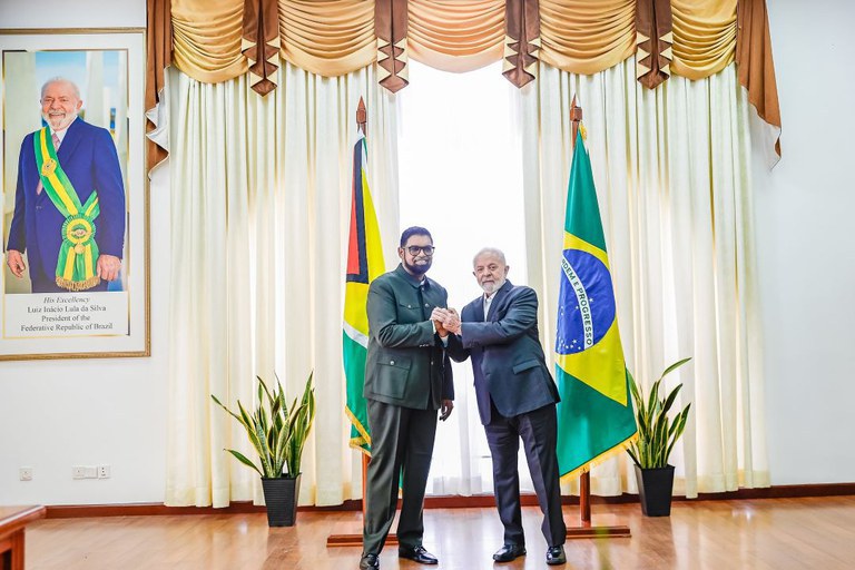 Lula se reúne com presidente da Guiana, Irfaan Ali