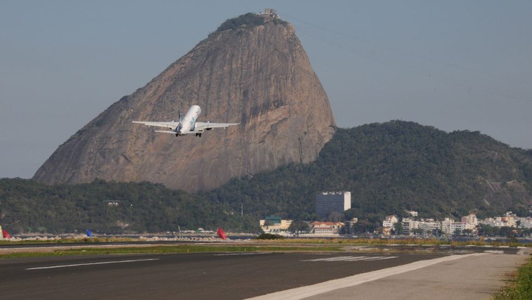 Turistas terão mais de 1.100 voos extras para destinos de todo o Brasil