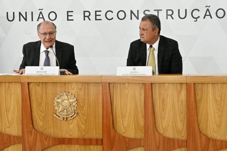 “É o maior programa de descarbonização da história”, afirma Alckmin em cerimônia do Mover