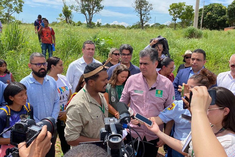 Ação conjunta garante terreno para 52 famílias indígenas em Cuiabá