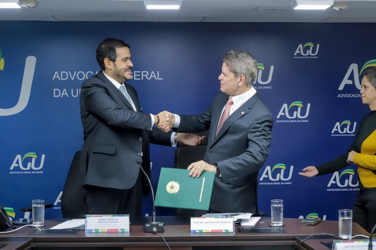 AGU e MPT celebram acordo para dar segurança jurídica a contratações de terceirizados pelo poder público