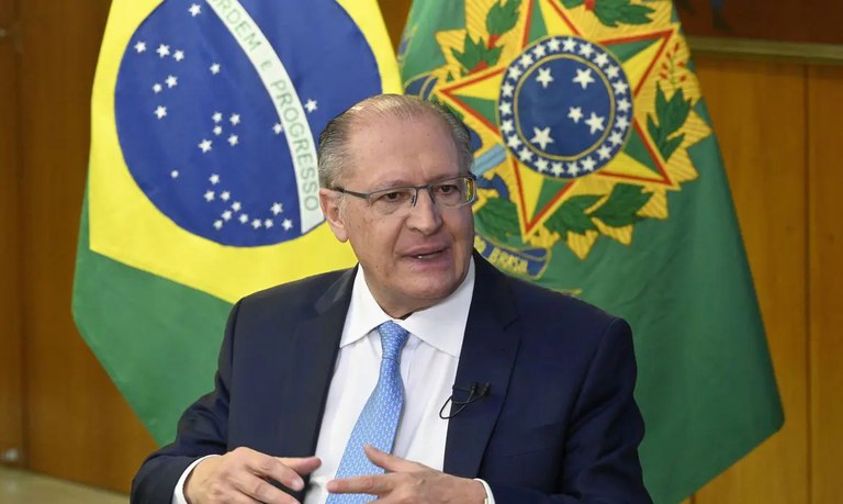 Alckmin destaca projetos prioritários para setor durante entrega da Agenda Legislativa da Indústria 2024