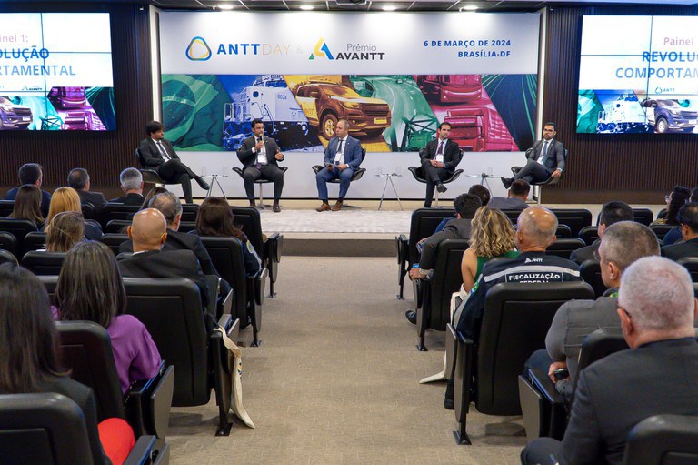 ANTT DAY: Evento propõe aprofundamento em pautas dos transportes terrestres do Brasil