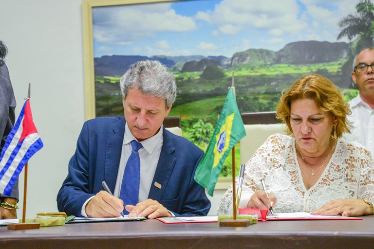 Acordo de cooperação assinado pelo Brasil vai fortalecer agricultura urbana, suburbana e familiar de Cuba