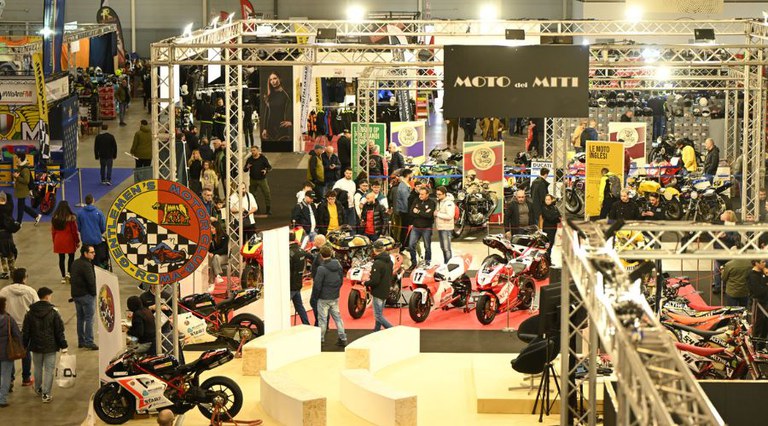 Embratur participa de evento em Roma para atrair italianos amantes de mototurismo e road trips ao Brasil