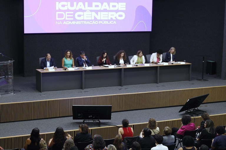 Encontro Latino-Americano debate igualdade de gênero na Administração Pública