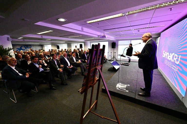 Formação profissional é o grande desafio dos novos tempos, diz Alckmin