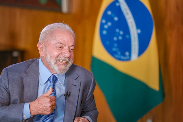 Lula: “Vamos ter mais emprego, mais educação e mais cultura”