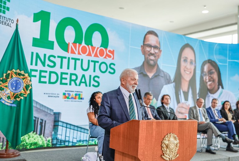 Lula: é com a educação que a gente vai ser um país de primeiro mundo