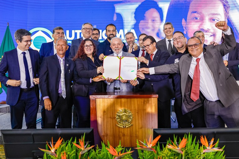 Lula: Projeto de Lei dos motoristas de aplicativos é “marco no mundo do trabalho”
