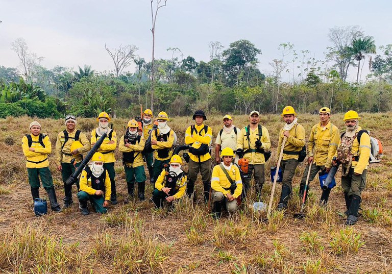 Mais de 340 servidores federais combatem incêndios florestais em Roraima