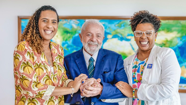 Ministra aborda entregas da Igualdade Racial em março durante reunião com Lula