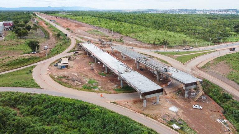 Obras do Contorno Norte de Cuiabá avançam na BR-163 em Mato Grosso
