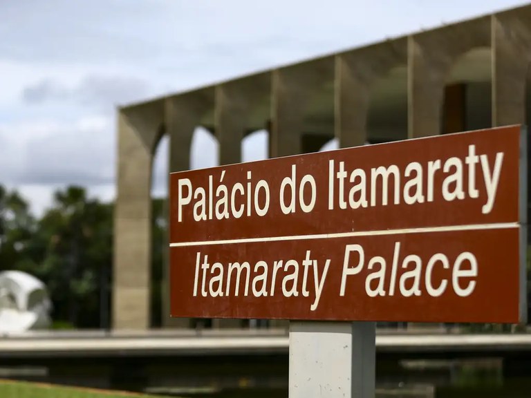 Palácio Itamaraty reabre para visitação guiada em Brasília