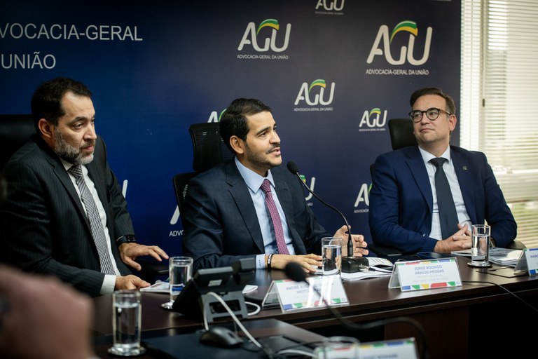 AGU lança nova edição de cartilha com orientações para agentes públicos nas eleições