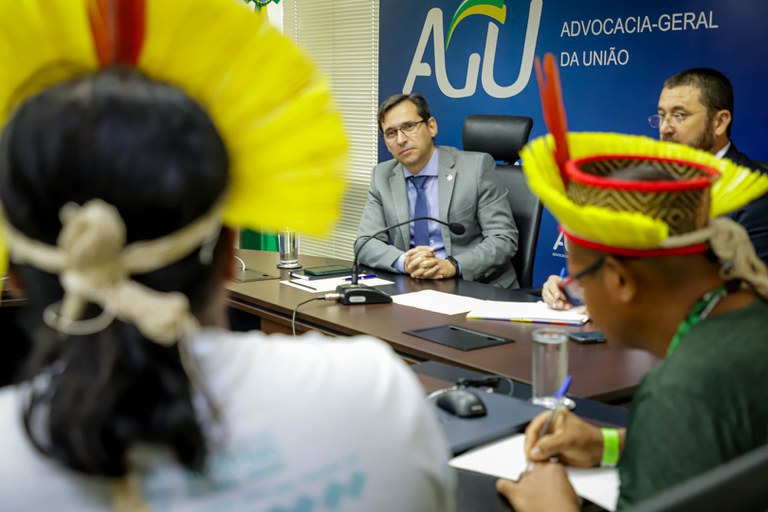 Lideranças indígenas Caiapós e representantes da AGU dialogam sobre direito à terra