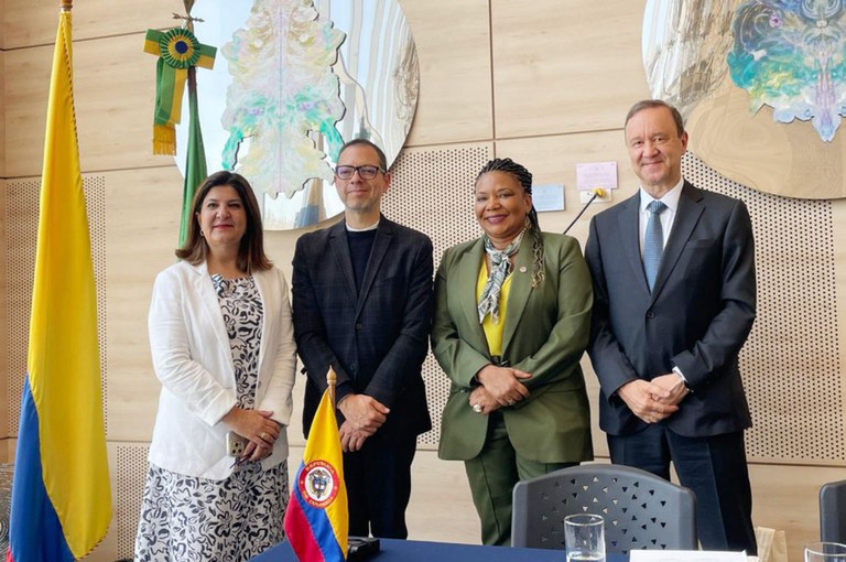 Brasil reafirma parcerias culturais e diplomáticas com a Colômbia
