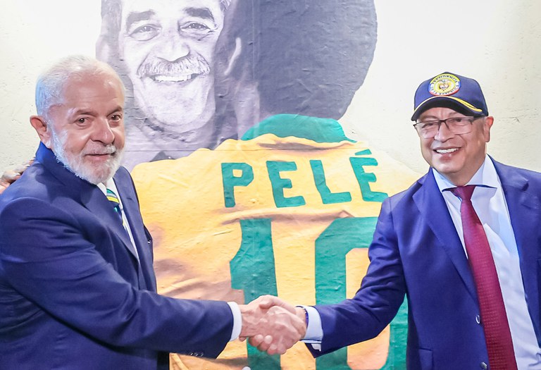 Lula pede mais integração com a América do Sul: "Vamos parar de ter medo"