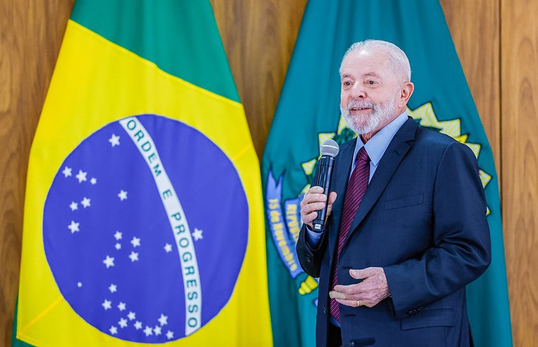 Lula descarta reforma ministerial e diz que aprovação ao governo vai melhorar