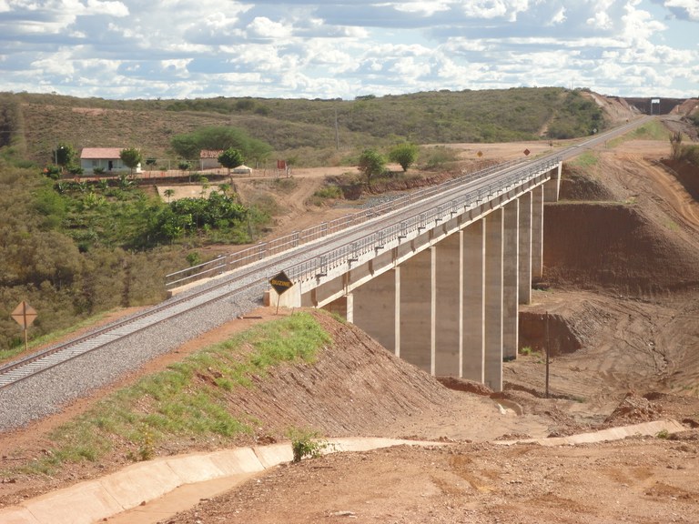 No Ceará, Lula acompanha obras da Ferrovia Transnordestina