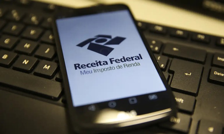 Receita Federal alerta para golpe do falso aplicativo do Imposto de Renda