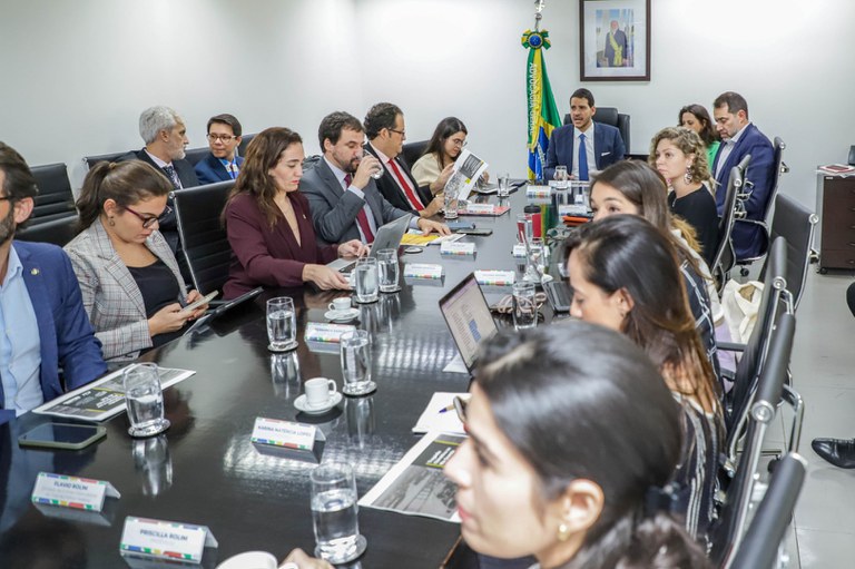 AGU propõe a plataformas digitais medidas contra desinformação sobre Rio Grande do Sul