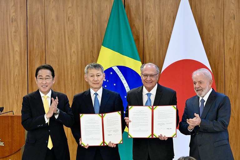Brasil e Japão assinam acordo de cooperação para indústria e economia verde