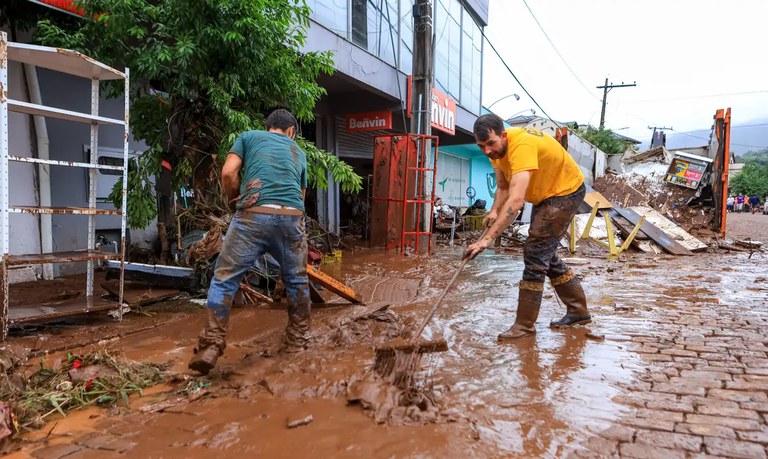 Cidades gaúchas já estão recebendo recursos emergenciais, diz Tebet