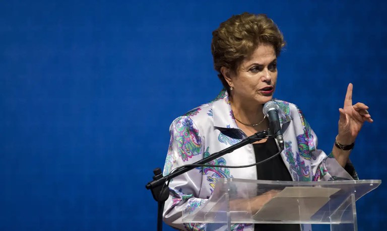 Dilma anuncia liberação de R$ 5,75 bilhões do Banco dos Brics ao RS