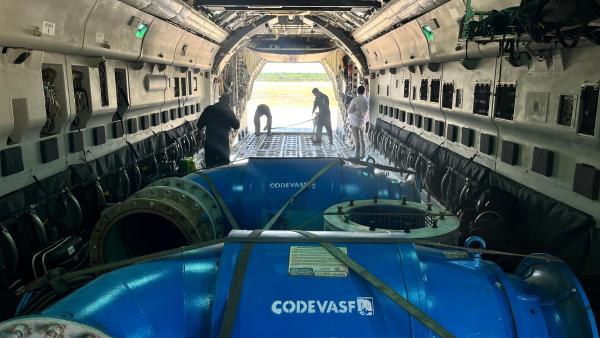 FAB transporta motobombas para auxiliar a drenagem de água no sul do País