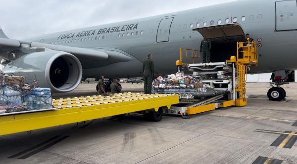 FAB transporta primeira carga de donativos da Campanha Todos Unidos pelo Sul