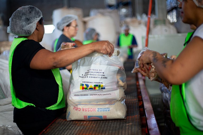 Governo Federal conclui entrega de 52 mil cestas de alimentos ao RS