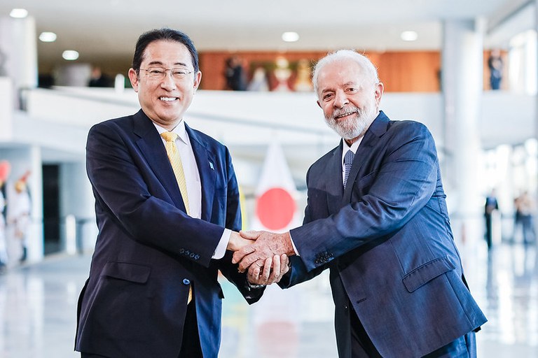 Lula e primeiro-ministro do Japão discutem expansão comercial e ambiente