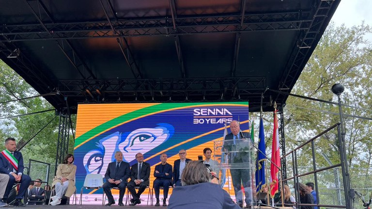 Ministro Mauro Vieira representa governo brasileiro em homenagem a Ayrton Senna em Ímola, na Itália