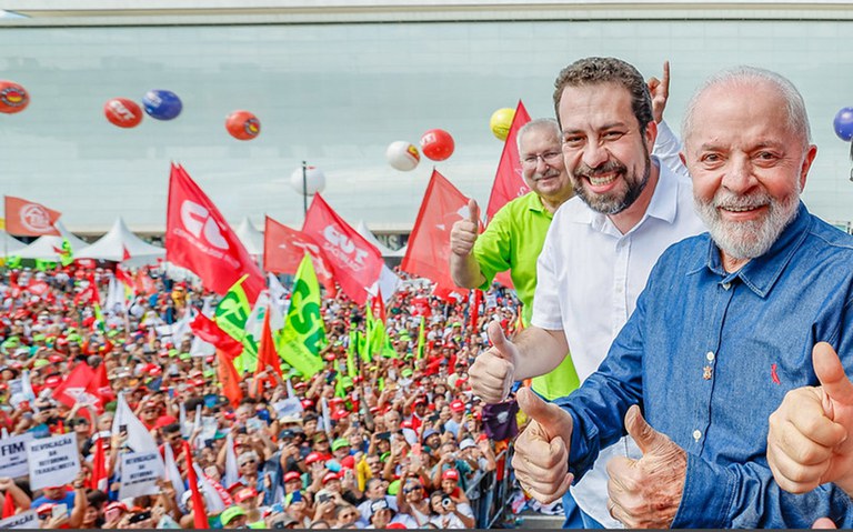 'O metalúrgico vai consertar os estragos que fizeram a este país', diz Lula no 1º de Maio